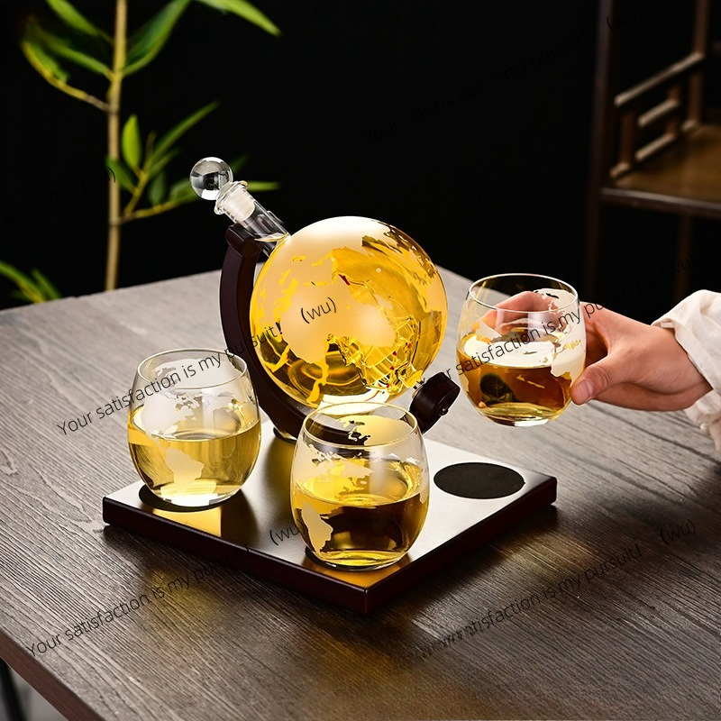Creative Whiskey Glass Bottle  – Decanter Globe Set Bewertung und Preis